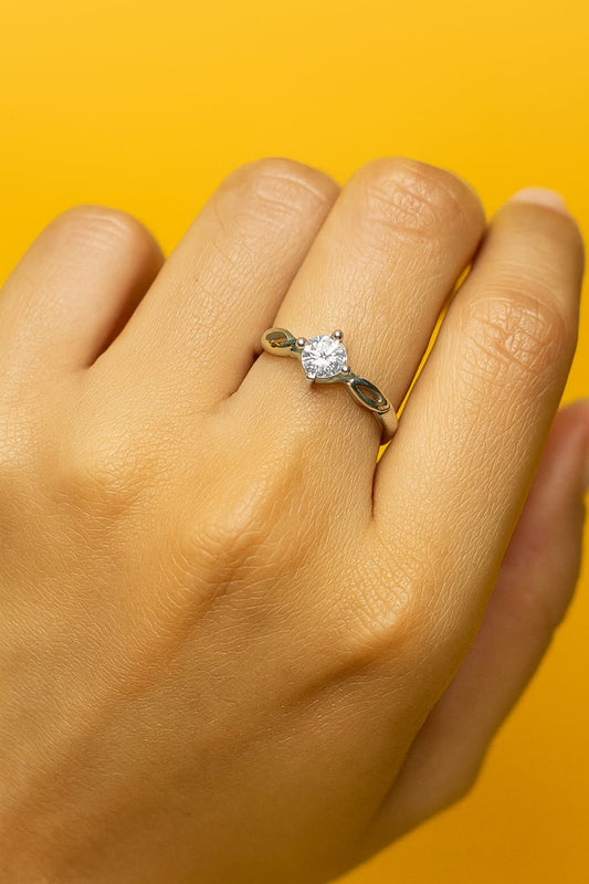 925 Sterling Silver Single Solitaire Ring for Women – Elegant Minimalist Design R 532